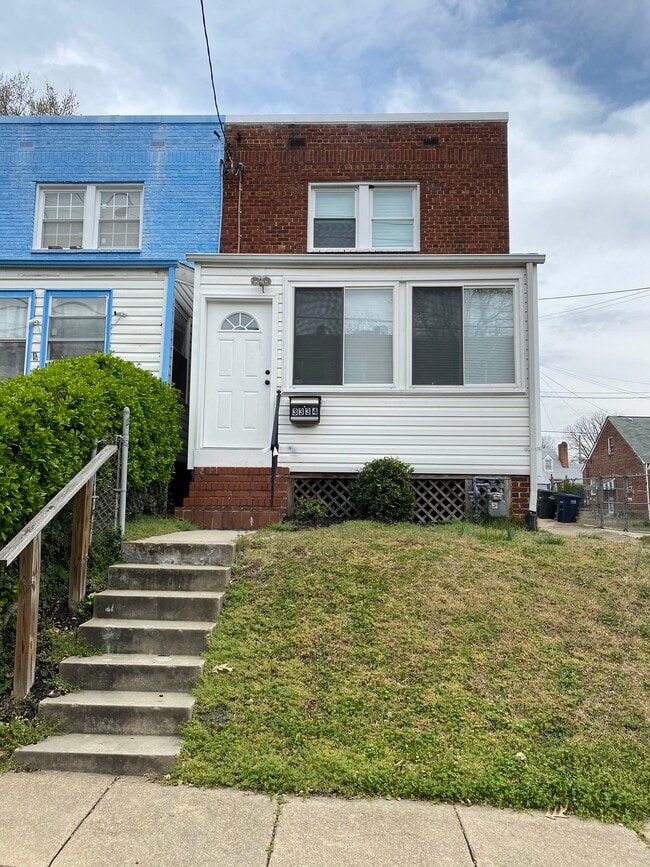 Building Photo - 3334 10th Pl SE Rental