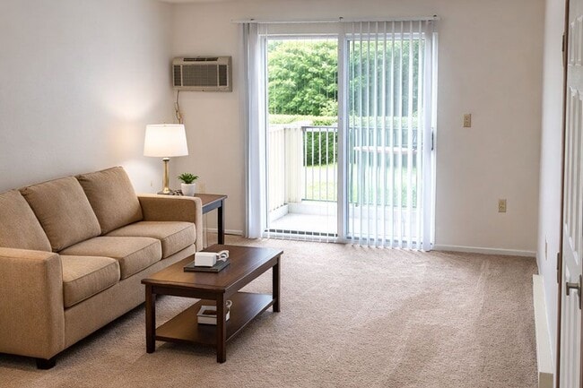 Building Photo - PARKWAY ESTATES