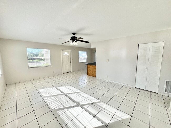 Photo - ** NAPLES PARK ** 3 BED / 2 BATH ** PET OK...