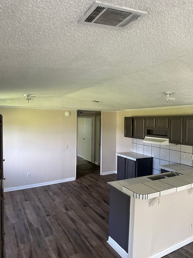 Photo - 208 Forest Creek Ln