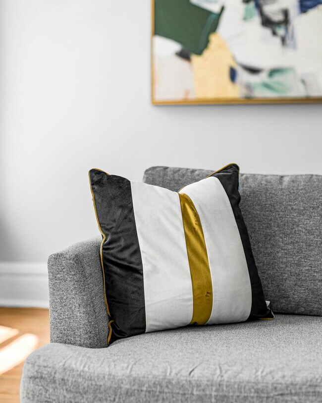 Photo - 209 E 3rd St Unit 211 Upper