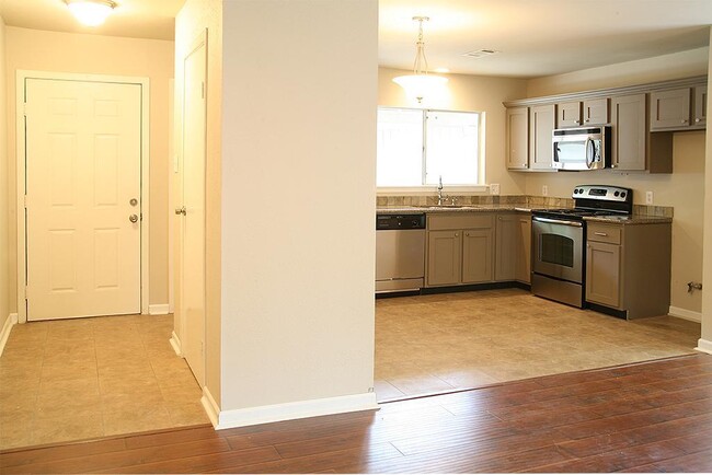 Photo - 9 Wolfhound Ln