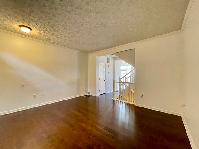 Photo - 8308 Lyndhurst St