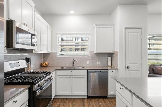 Photo - 104 Blue Blaze Trl
