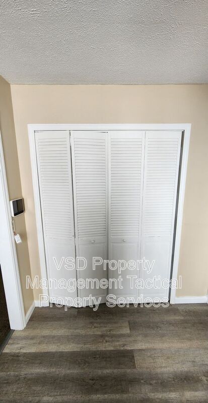 Photo - 374 E 232nd St