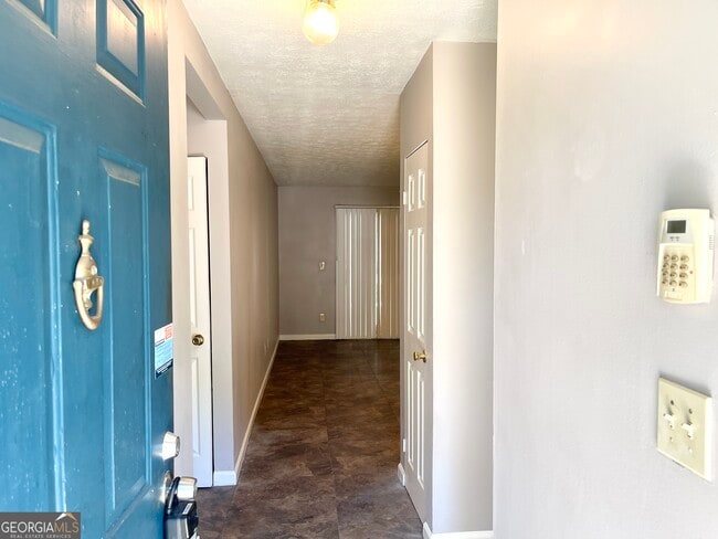 Photo - 216 Sheraton Ct