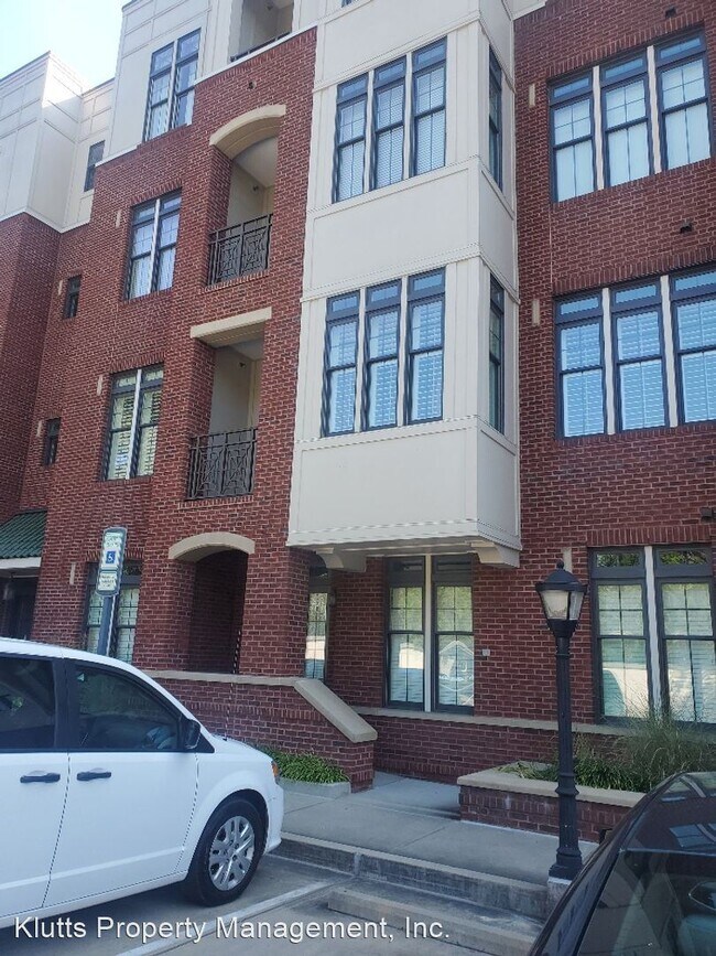 1 br, 1 bath House 2810 Selwyn Avenue 118 Rental House Rental in