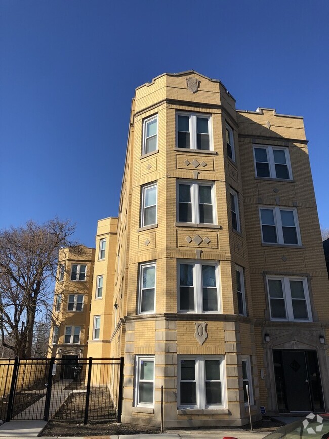 Building Photo - 1534 S Komensky Ave Rental
