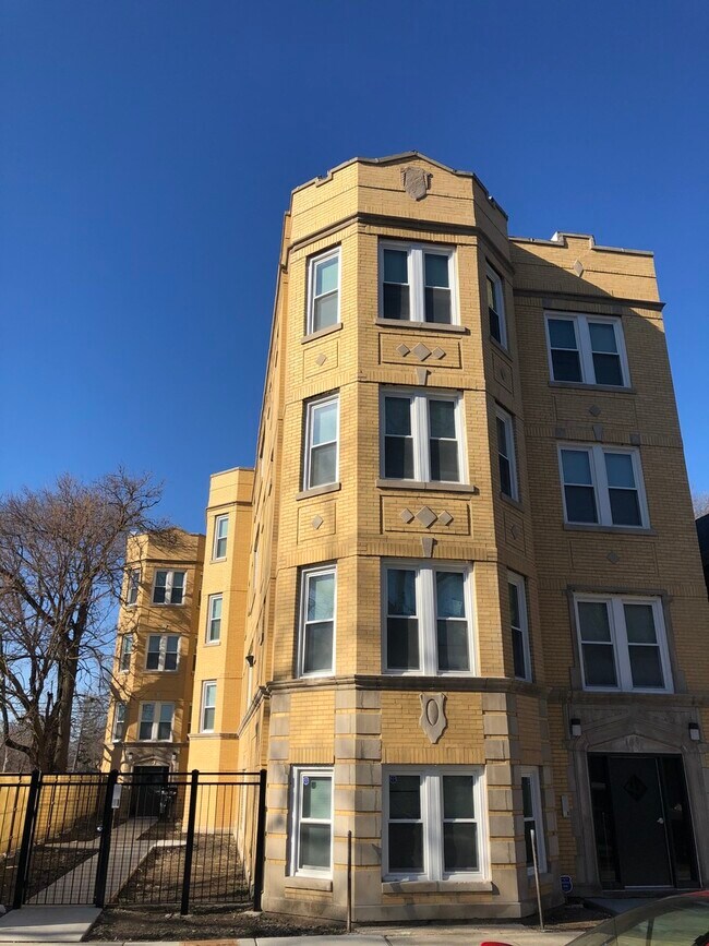 Building Photo - 1534 S Komensky Ave Rental