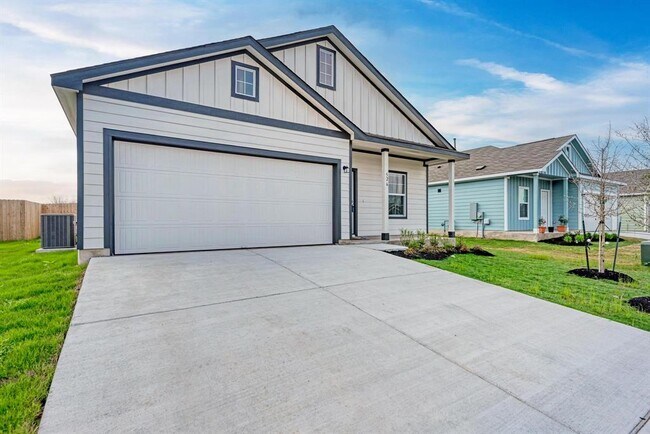 Photo - 526 Thunderstorm Ave