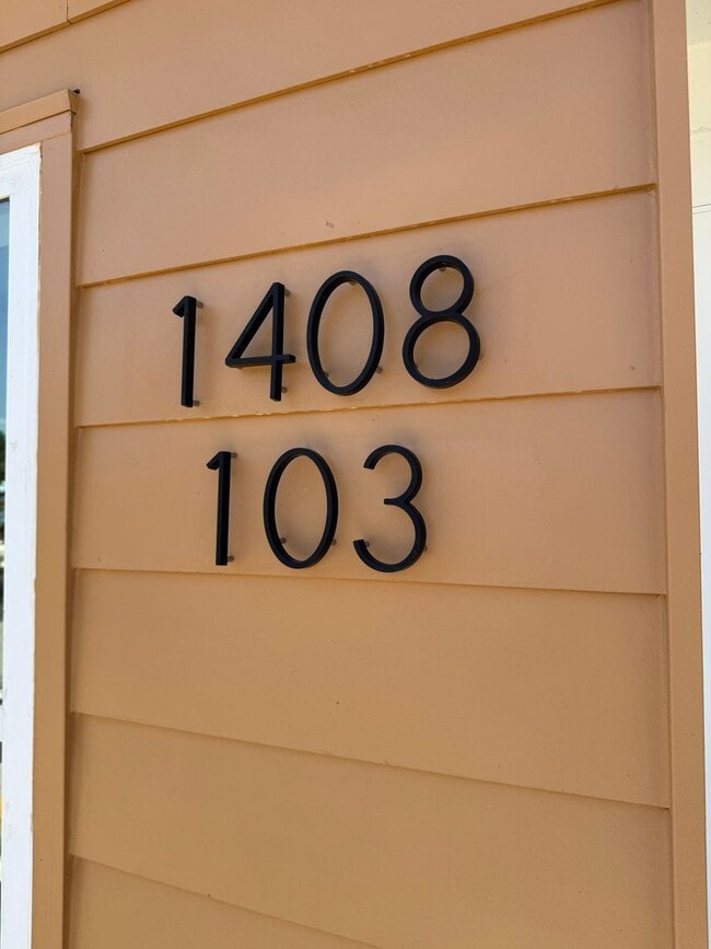 Photo - 1408 Sawyer Rd