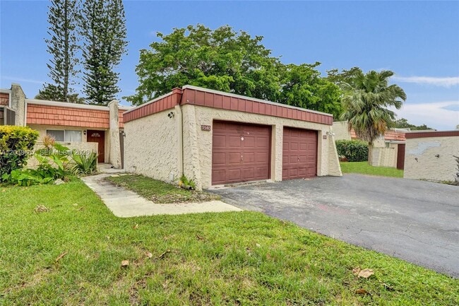 Photo - 9540 Oakburst Ln