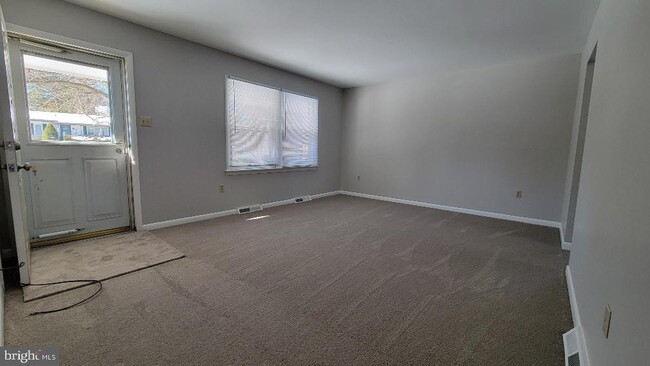 Photo - 216 Brookside Terrace