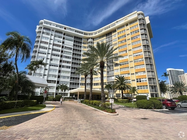 Building Photo - 100 Golden Isles Dr Unit 1012 Rental