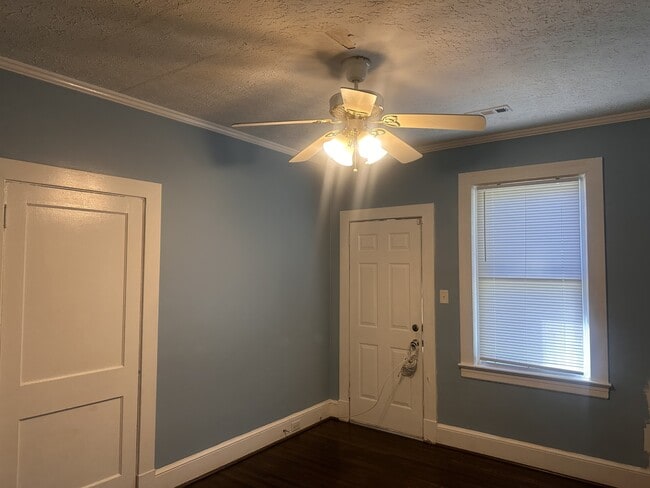 Photo - 312 Montague St
