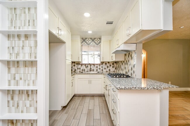Photo - 7619 W Gulf Bank Rd