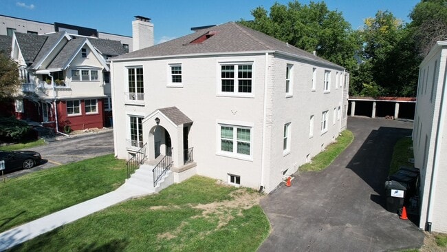 Photo - 411 S 38th Ave