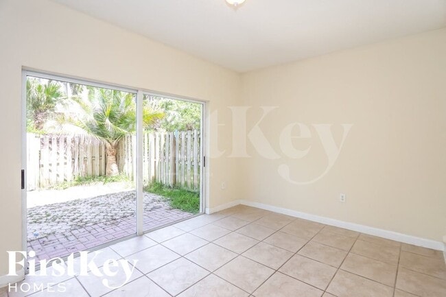 Photo - 2412 NE 41st Pl