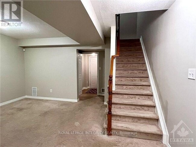 Photo - 3881 Strandherd Dr