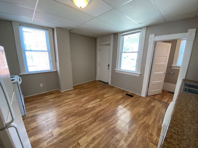 Photo - Hunter Ave 1438-1440 ONYX Unit 1440