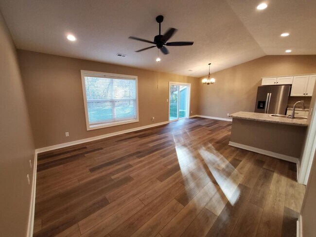 Photo - BRAND NEW CONSTRUCTION: 3 Bedroom 2 Full B...