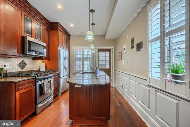 Photo - 600 S Robinson St