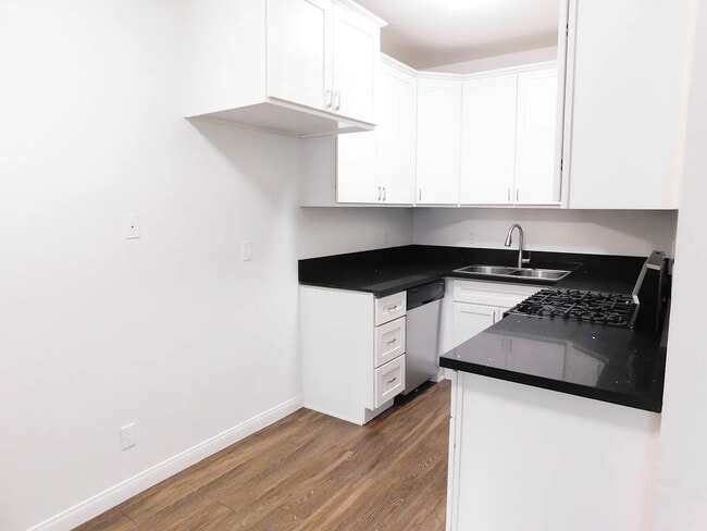 Photo - Magnolia Gardens