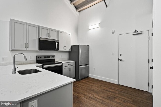 123 S Main St Unit 16