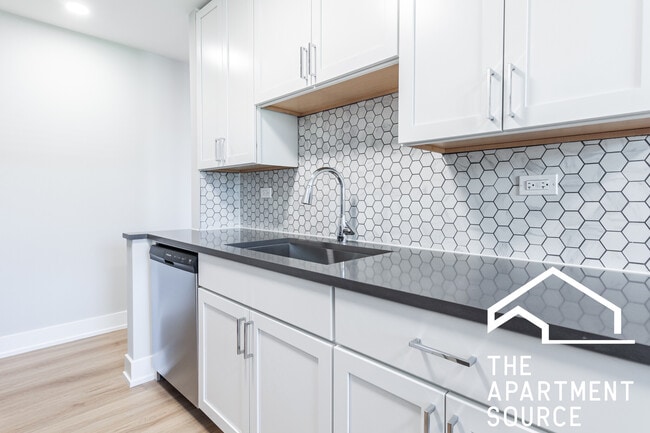 Photo - 503 W Aldine Ave Unit 3