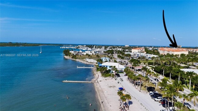 Photo - 742 Granada St