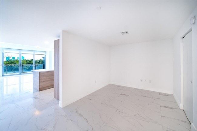 Photo - 16385 Biscayne Blvd Unit 417