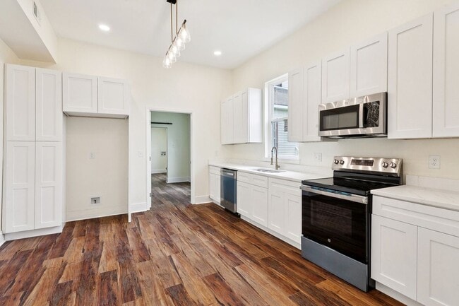 Photo - 1729 Touro St