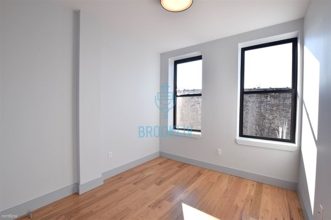 Photo - 97 N 10th St