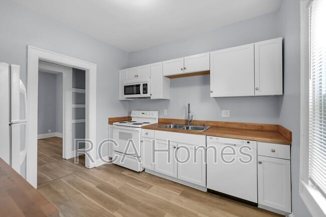 Photo - 1113 N Oxford St