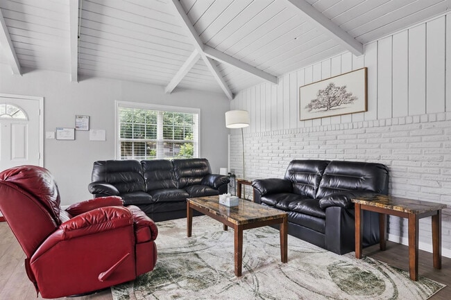 Photo - 743 Greenhaven Dr Unidad ID1239619P