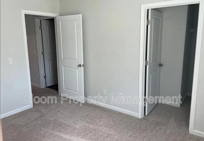 Photo - 448 Cedarview Rd