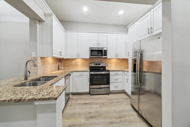Photo - 5353 Memorial Dr
