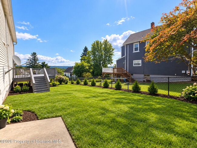 Photo - 1037 Seneca St