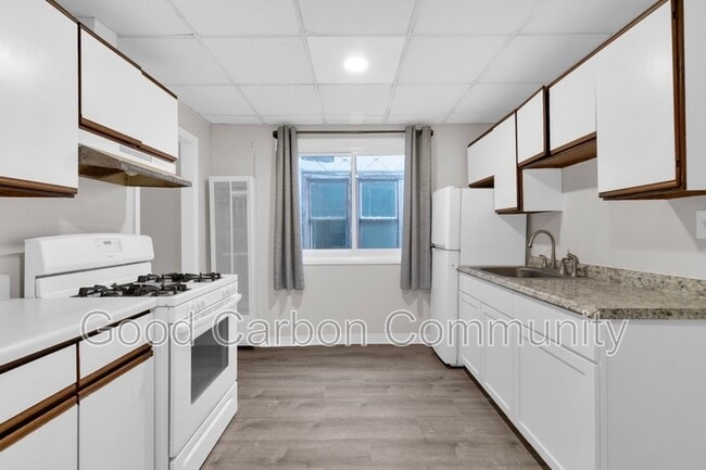 Building Photo - 1251 Hertel Ave Unit 5