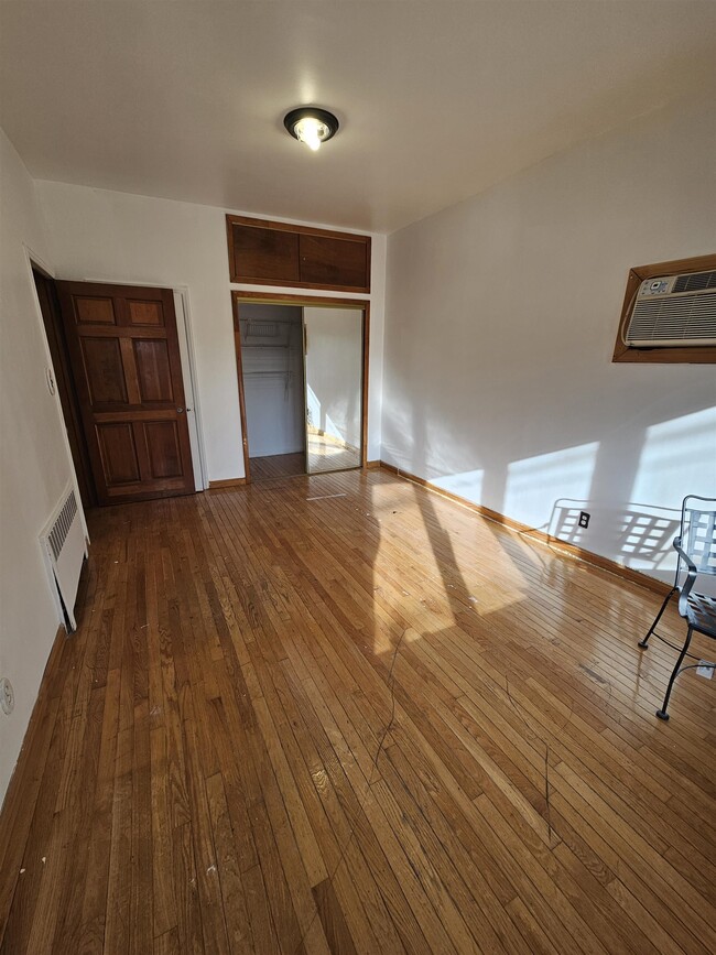 Photo - 7411 Park Ave Unidad 1