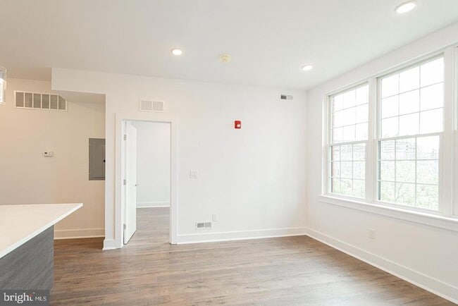 Building Photo - 2623 Christian St Unit 201