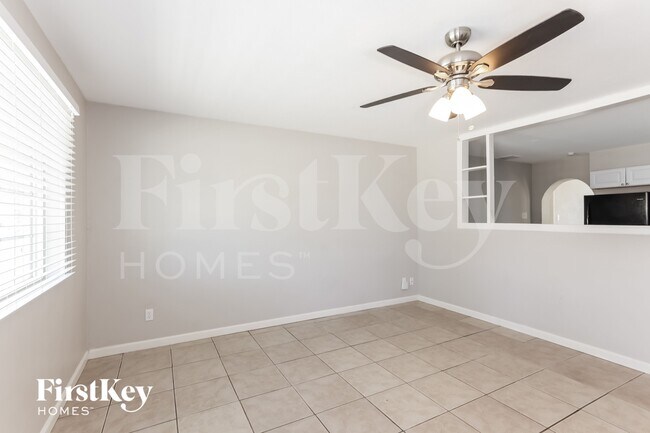 Photo - 1233 W 16th St