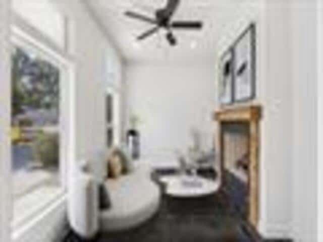 Photo - 2060 Carr Ave