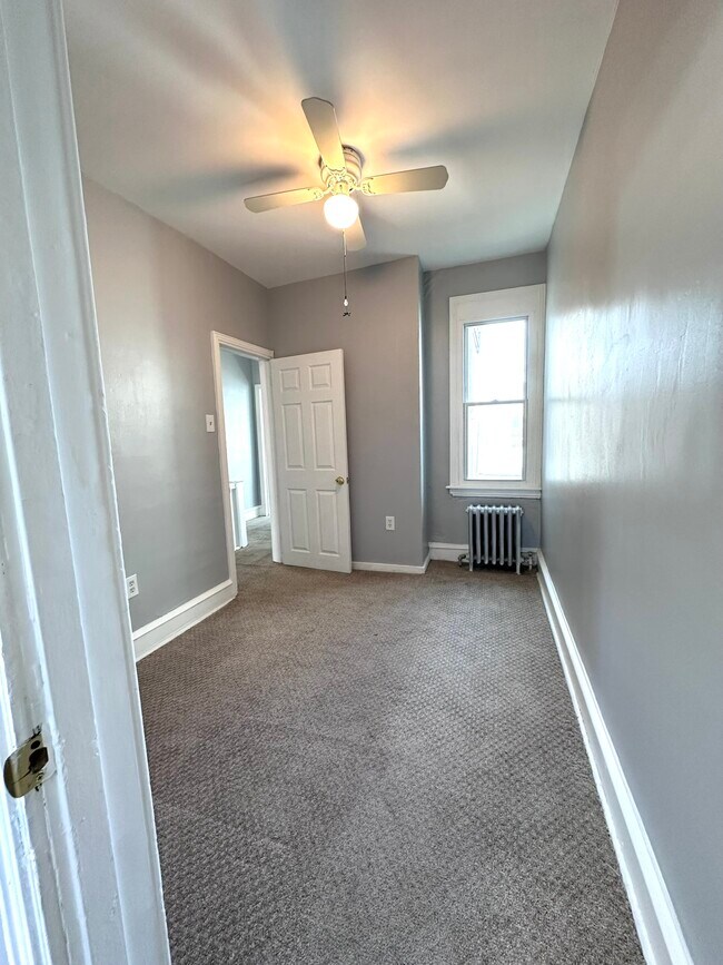 Photo - 1832 Dudley St