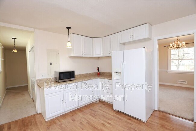 Photo - 8707 Mapleton Rd