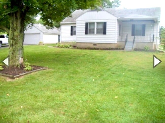 Building Photo - LARGE, 5 BD/2 BA house, near campus!