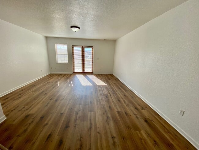 Photo - Candler - Two Bedroom updated apartment