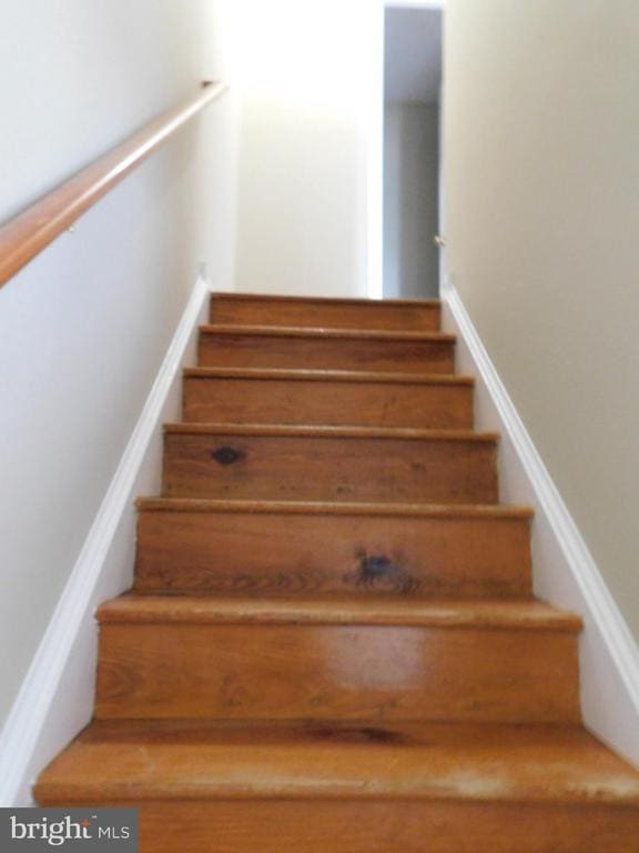 Photo - 104 Waterford Ln