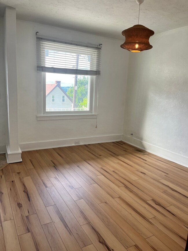 Photo - 3336 Ajax St