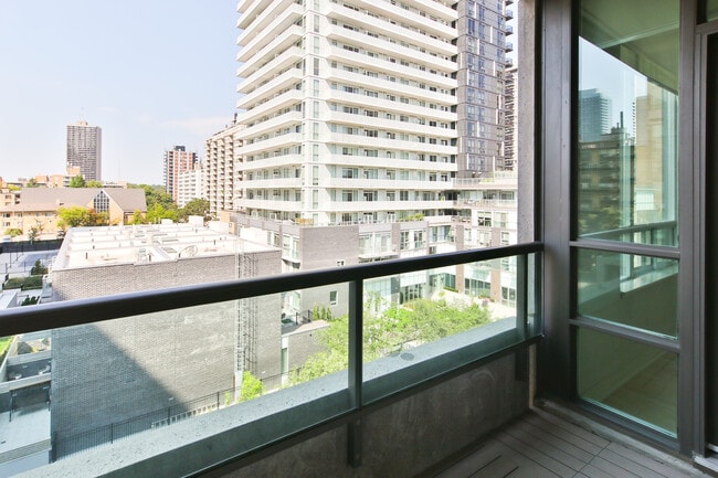 Photo - 220 Redpath Ave Unit 603